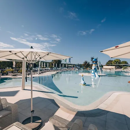 Camping Maistra Vestar Pitches 5*